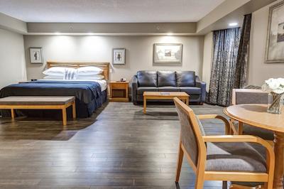 اکسکوتیو ریال هتل وست ادمنتون