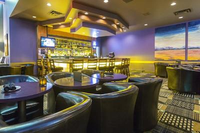 اکسکوتیو ریال هتل وست ادمنتون