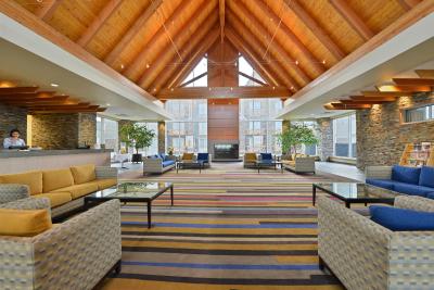 رادیسن هتل اند کنونشن سنتر ادمنتون