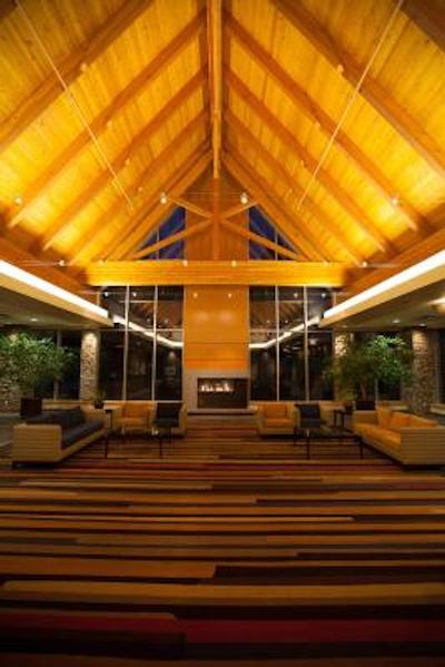 رادیسن هتل اند کنونشن سنتر ادمنتون