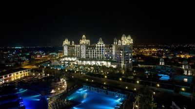 گرانادا لاکچری بلک