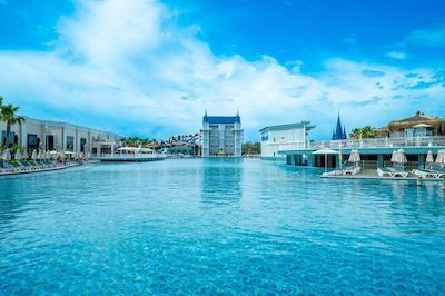 گرانادا لاکچری بلک