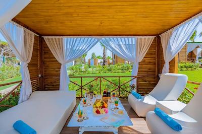 گرانادا لاکچری بلک