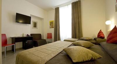 ارا پاسیز این