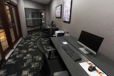 هلید این اکسپرز ادمنتون دونتون