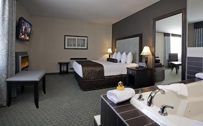 کاست لدبریج هتل اند کنفرنس سنتر