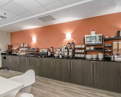 بست وسترن پلاس آیرپرت این اند سویتز