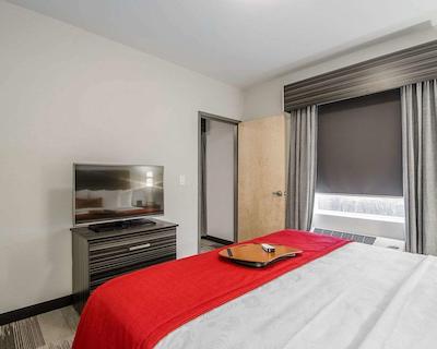 بست وسترن پلاس آیرپرت این اند سویتز