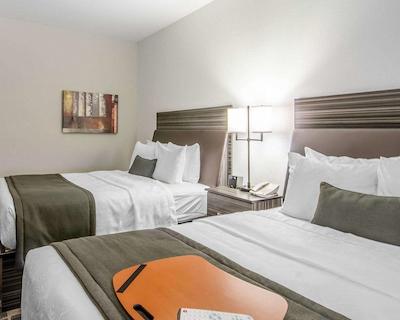 بست وسترن پلاس آیرپرت این اند سویتز