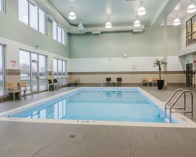 بست وسترن پلاس آیرپرت این اند سویتز