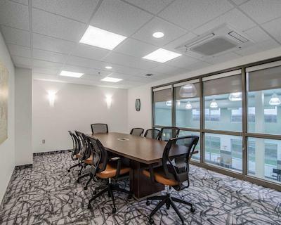 بست وسترن پلاس آیرپرت این اند سویتز