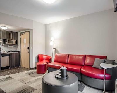 بست وسترن پلاس آیرپرت این اند سویتز