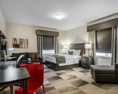 بست وسترن پلاس آیرپرت این اند سویتز