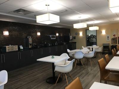 بست وسترن پلاس آیرپرت این اند سویتز