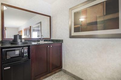 کمفرت این اند سویتز کاملوپز