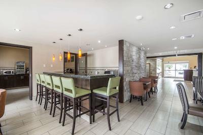 کمفرت این اند سویتز کاملوپز