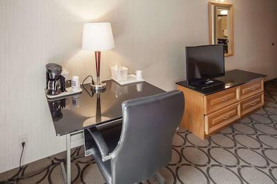 کمفرت این وست