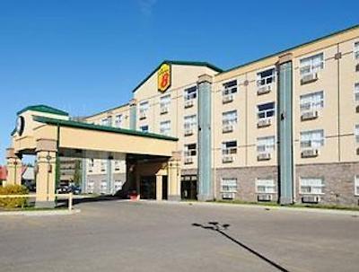 سوپر 8 رد دیر سیتی سنتر