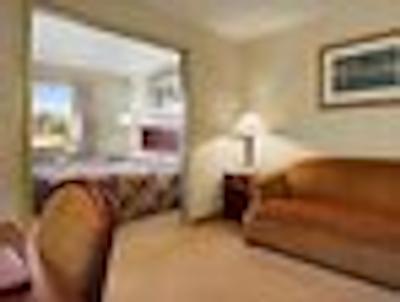 سوپر 8 رد دیر سیتی سنتر