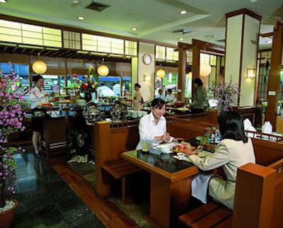 هتل ویندسور سوئیتس اند کانونشن سوخومویت 20