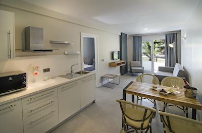 آلتین یونوز اپارت بیچ پلوز