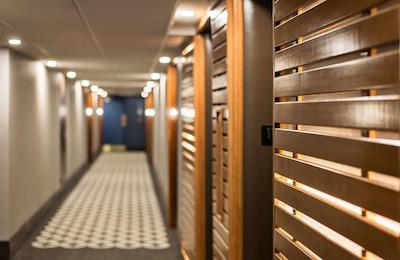 امباسی هتل اند سویتز