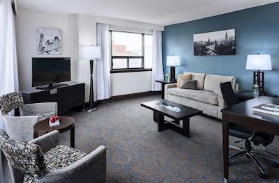 امباسی هتل اند سویتز