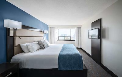 امباسی هتل اند سویتز