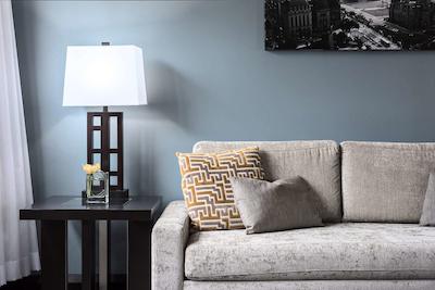 امباسی هتل اند سویتز