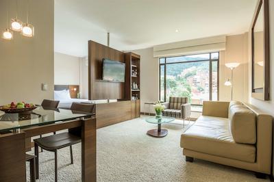 نه کالکشن بگوت هاسیندا ریال