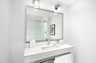 فور پوینتز بای شراتون وانکوور آیرپرت