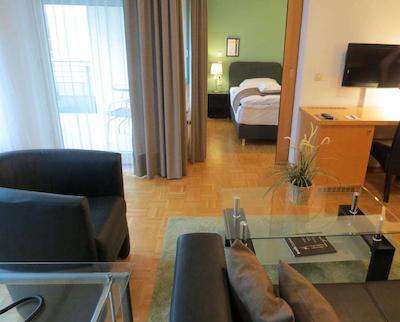 تپ هتل رسیدنز ام فستسپیلهاوز