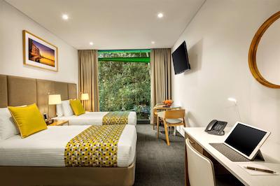 کست پرد مونتز ب راد