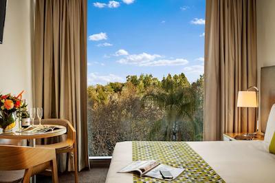 کست پرد مونتز ب راد