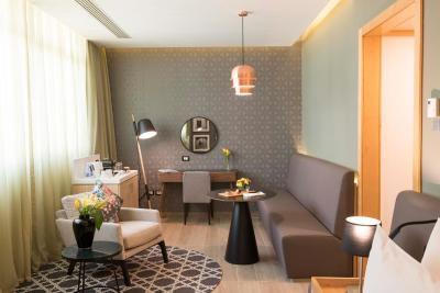 رادیسن بلو هتل بیروت وردون