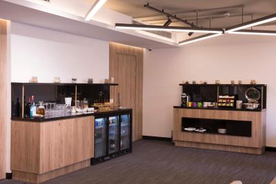 رادیسن بلو هتل بیروت وردون