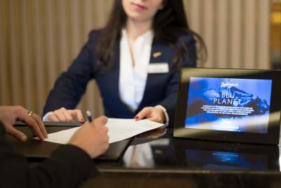 رادیسن بلو هتل بیروت وردون