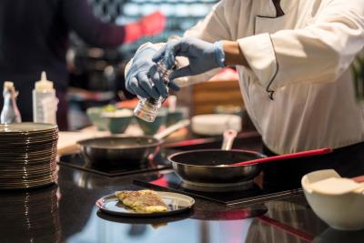 رادیسن بلو هتل بیروت وردون