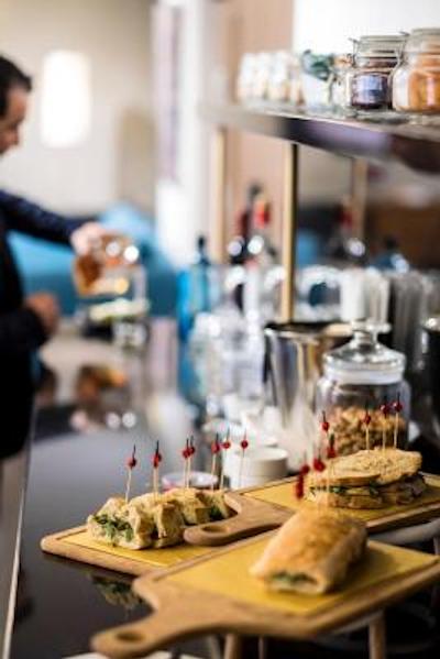 رادیسن بلو هتل بیروت وردون