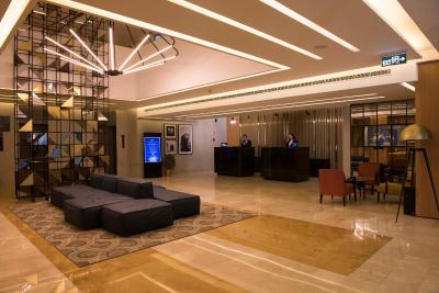 رادیسن بلو هتل بیروت وردون