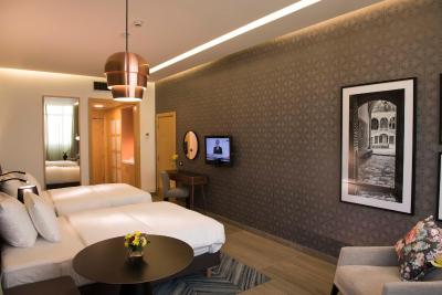 رادیسن بلو هتل بیروت وردون