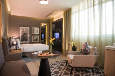 رادیسن بلو هتل بیروت وردون