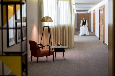 رادیسن بلو هتل بیروت وردون