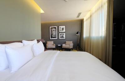 رادیسن بلو هتل بیروت وردون