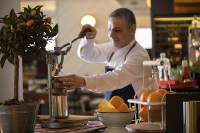 رادیسن بلو هتل بیروت وردون