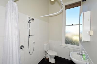 اپارتمنتز ات است کلیر