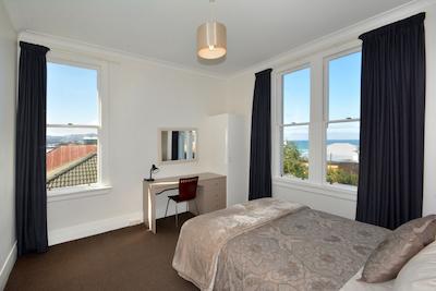 اپارتمنتز ات است کلیر