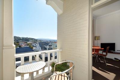 اپارتمنتز ات است کلیر