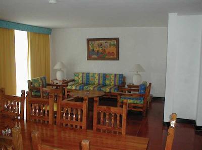 ویلاز تاکول بوتیک