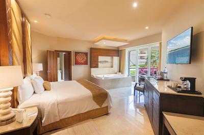 مون پالاس کانکون